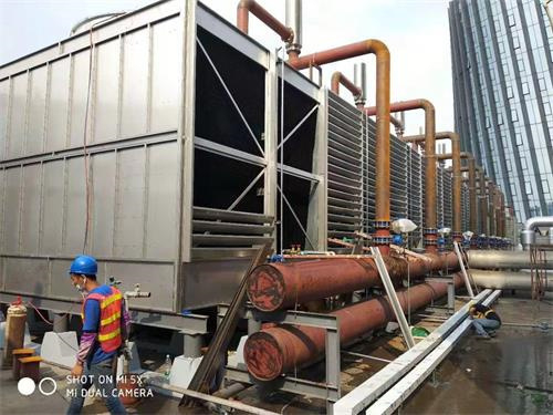 風筒的漂流水對開式冷卻塔的影響